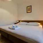 Iris Apartment