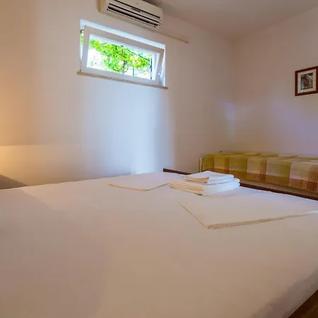 Iris Apartment