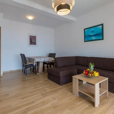 Iris Apartment