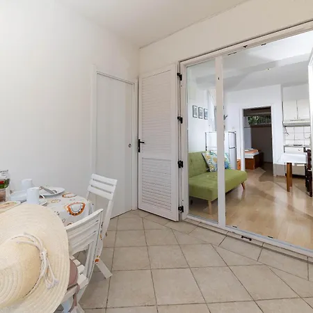 Iris Apartment