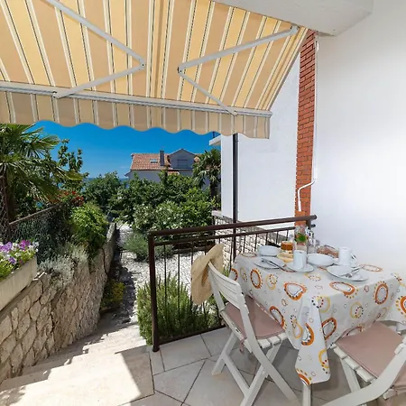 Iris Апартаменты *