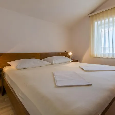 Iris تْسْغيكفانِتْسا